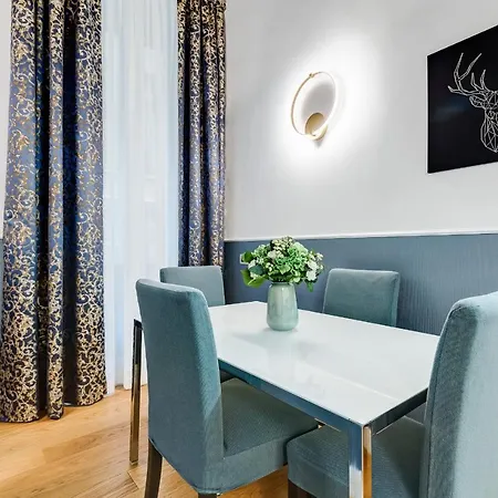 Glamour - Spanish Steps Apartment Rom