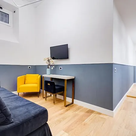 Glamour - Spanish Steps